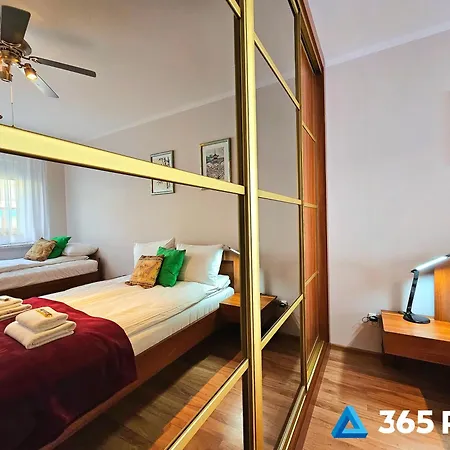 365pam - Safari - Garaż W Cenie * Kołobrzeg