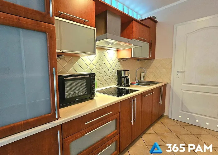 365pam - Safari - Garaż W Cenie * Kołobrzeg